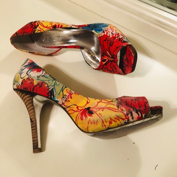 Shoes - Free with any purchase 9B, 39